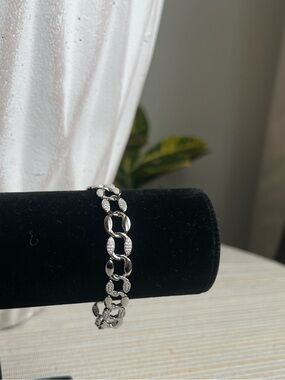 Flat Cuban link alternating plain Silver and pavé  chain Link Bracelet